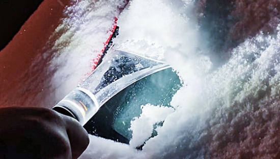Picture 7 of Pinnacle All-In-One Ice Scraper and Flashlight