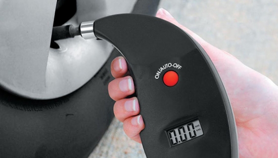 Picture 4 of Talking Tire Pressure Gauge