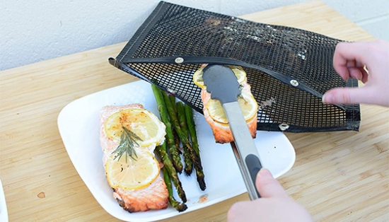 Picture 2 of Oven and Grill Mesh Bags: Reusable 2pk BBQ Pouches