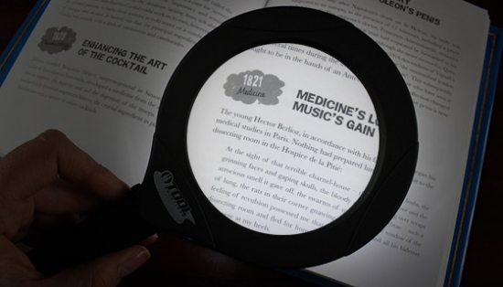 Picture 2 of Powerful 3x Magnifying Glass w/ Advanced COB Lighting